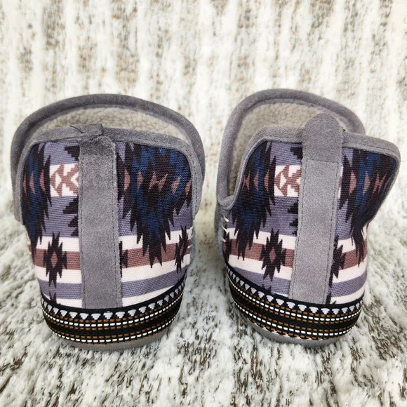 Ariat "Bootie Slipper" Grey Southwestern Aztec Pattern | Women's Size 6.5 - 7 - Picture 4 of 12
